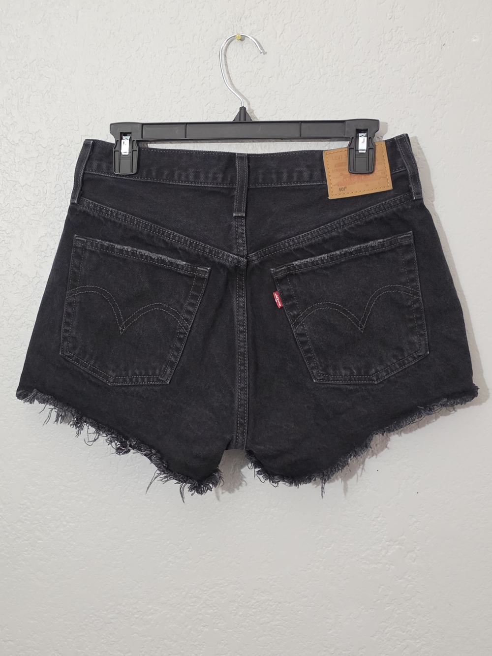Levi's Black Distressed Denim Shorts High Rise 100% Cotton Womens 28 - Picture 5 of 9